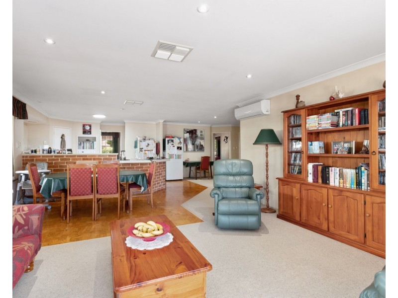 21 Carcoo Court, Beckenham WA 6107