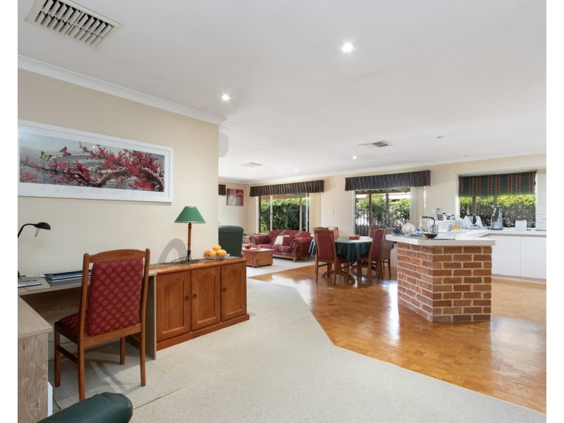 21 Carcoo Court, Beckenham WA 6107