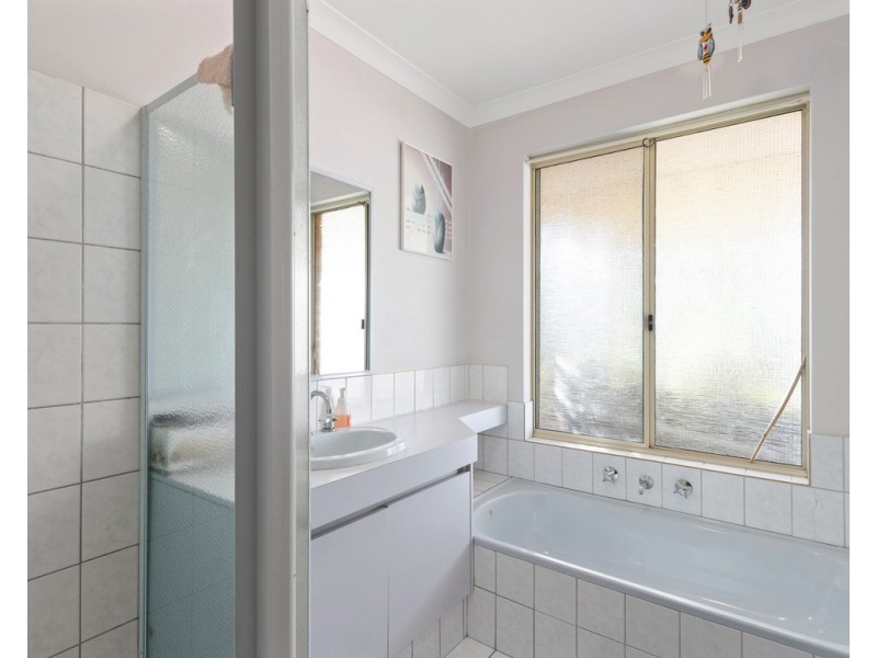 21 Carcoo Court, Beckenham WA 6107