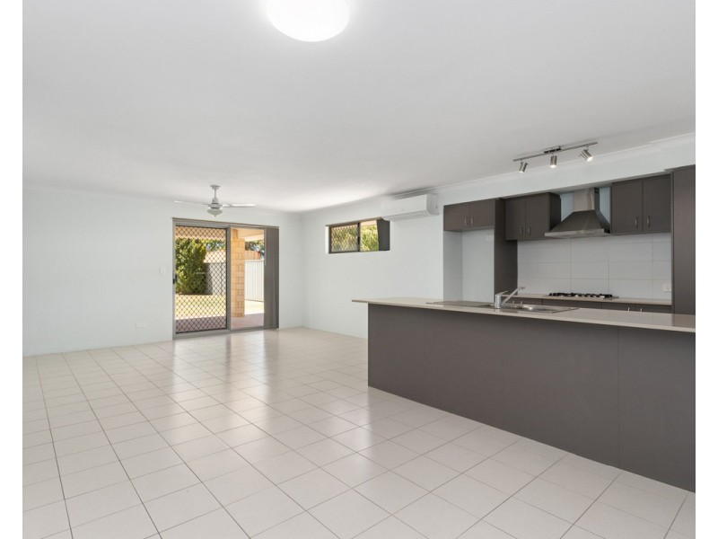 9/11 Brookland ST, Beckenham WA 6107