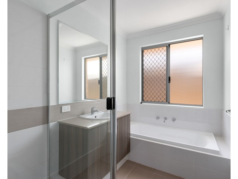 9/11 Brookland ST, Beckenham WA 6107