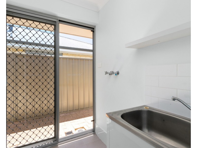 9/11 Brookland ST, Beckenham WA 6107