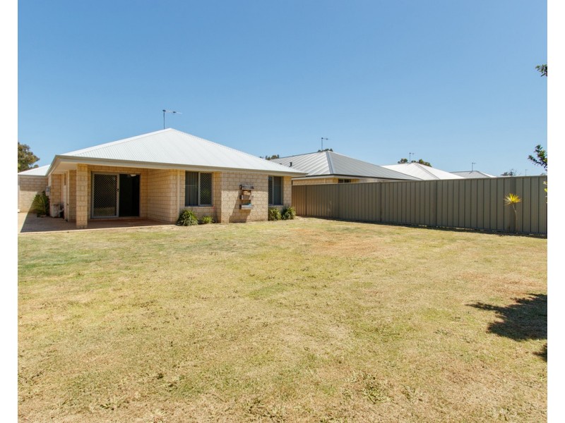 9/11 Brookland ST, Beckenham WA 6107