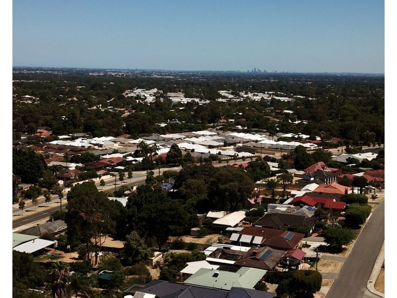 41 Derry Ave, Mount Nasura WA 6112