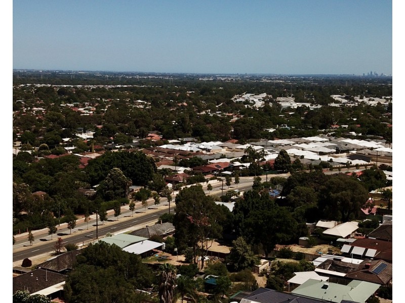 41 Derry Ave, Mount Nasura WA 6112