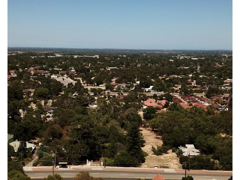 41 Derry Ave, Mount Nasura WA 6112