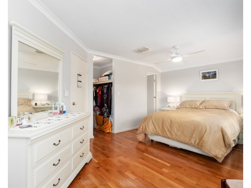 41 Derry Ave, Mount Nasura WA 6112