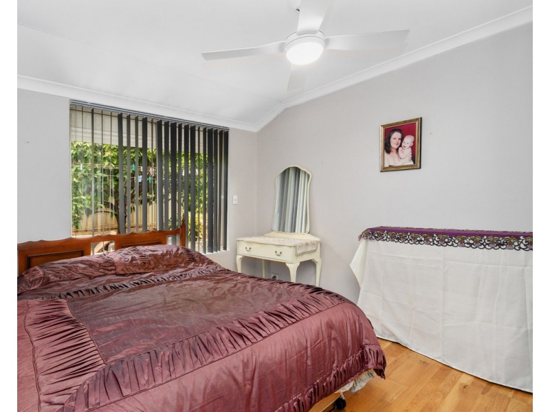 41 Derry Ave, Mount Nasura WA 6112