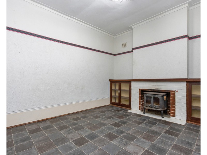 6 Fletcher St, Cannington WA 6107