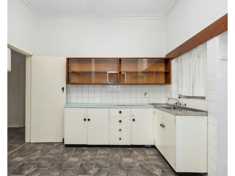 6 Fletcher St, Cannington WA 6107