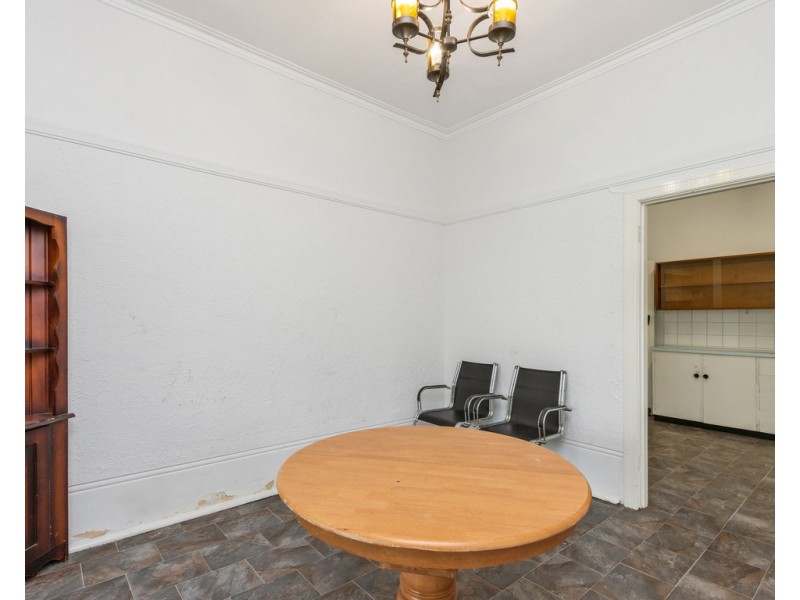 6 Fletcher St, Cannington WA 6107