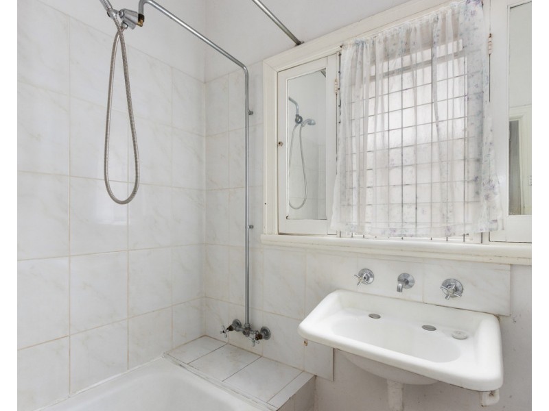 6 Fletcher St, Cannington WA 6107