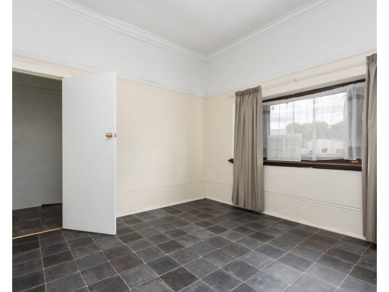 6 Fletcher St, Cannington WA 6107