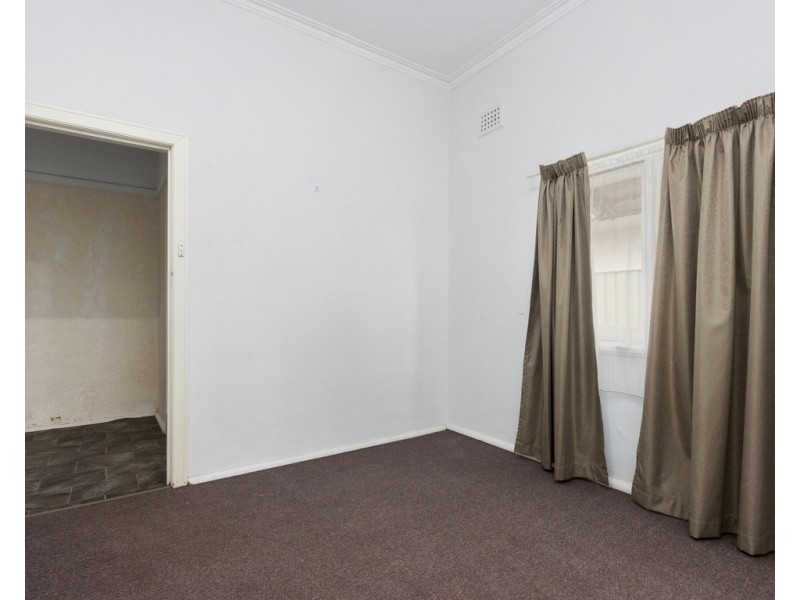 6 Fletcher St, Cannington WA 6107