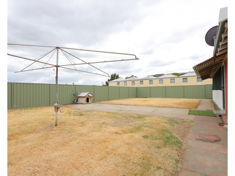 6 Fletcher St, Cannington WA 6107