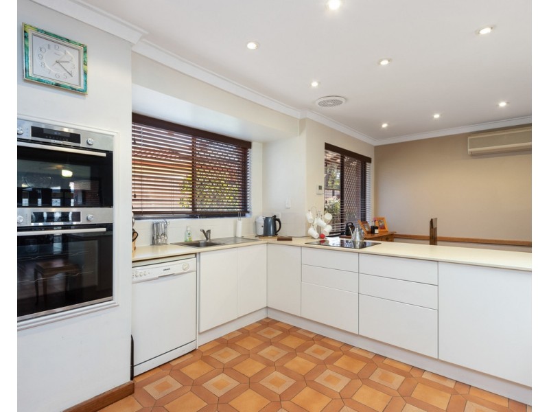 19 Grenadier Drive, Thornlie WA 6108