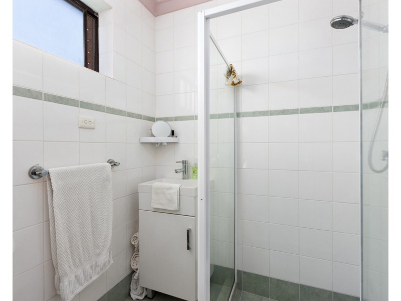 19 Grenadier Drive, Thornlie WA 6108