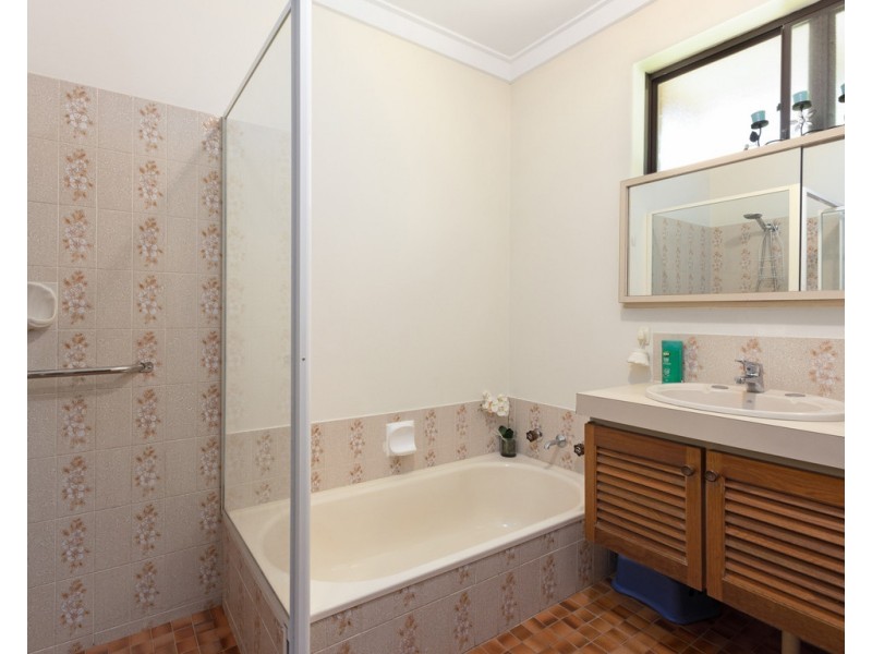 19 Grenadier Drive, Thornlie WA 6108