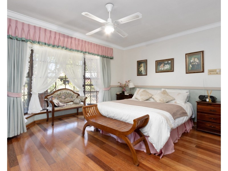 19 Grenadier Drive, Thornlie WA 6108