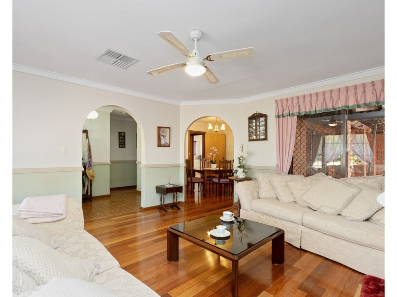 19 Grenadier Drive, Thornlie WA 6108