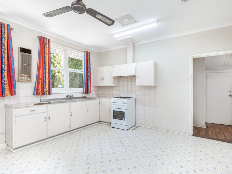 36 Cross Street, Queens Park WA 6107