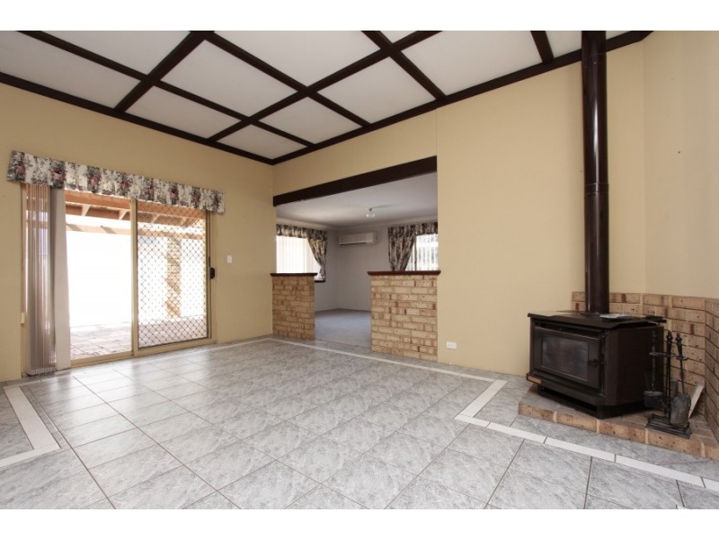 105 Luyer Ave, Beckenham WA 6107