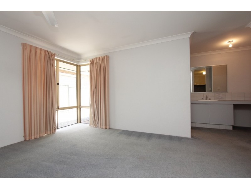 105 Luyer Ave, Beckenham WA 6107