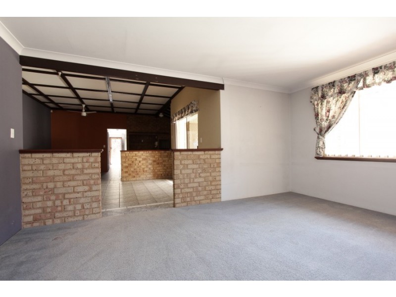 105 Luyer Ave, Beckenham WA 6107