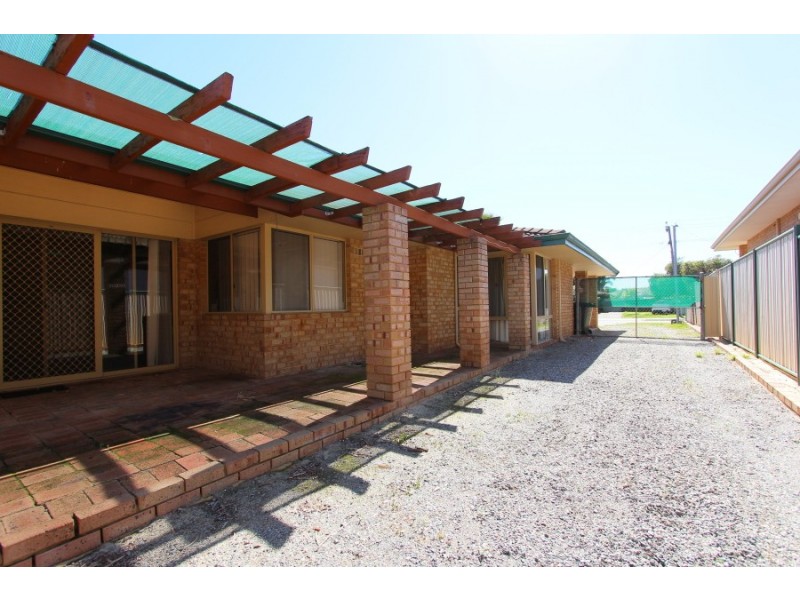 105 Luyer Ave, Beckenham WA 6107