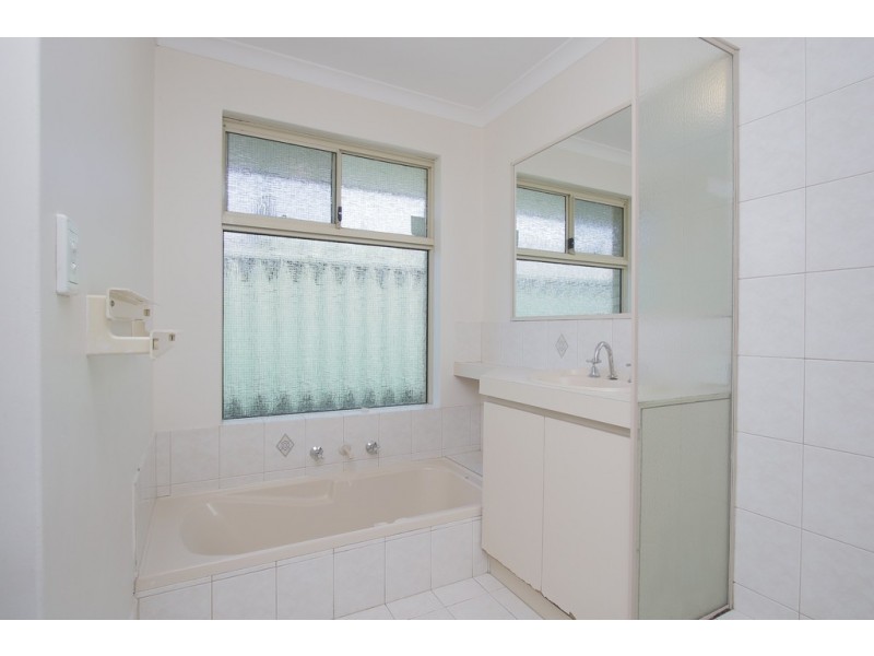 18 Schaffers Place, Thornlie WA 6108