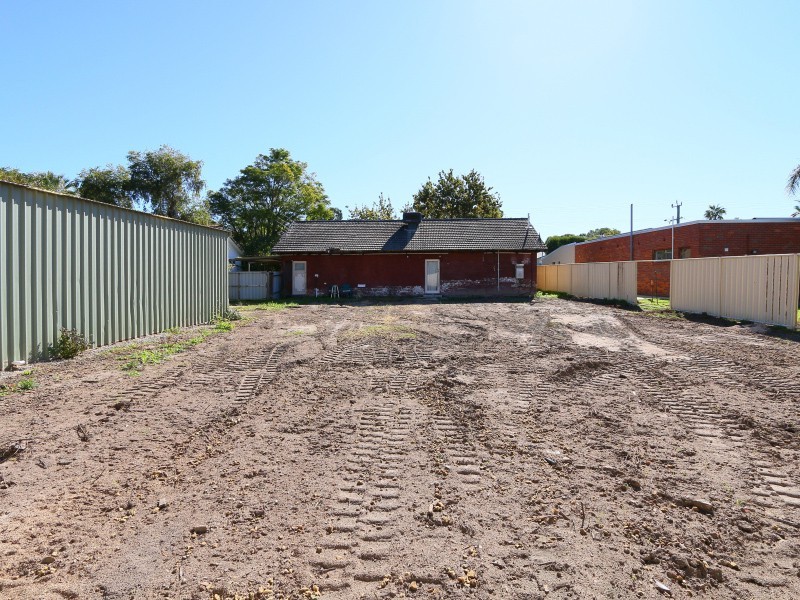 136 Lacey Street, Beckenham WA 6107