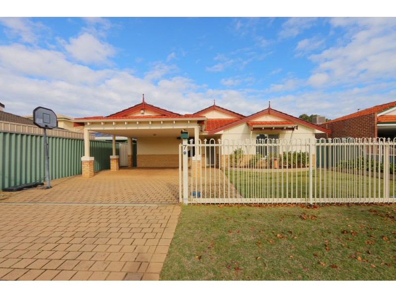 7 Oblate Retreat, Queens Park WA 6107