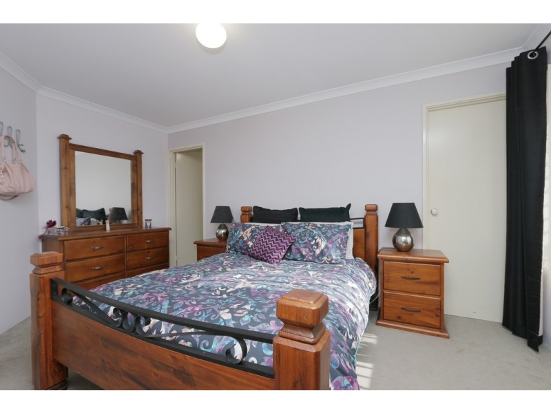 7 Oblate Retreat, Queens Park WA 6107