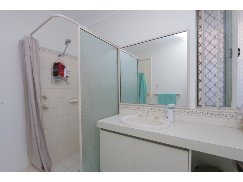 7 Oblate Retreat, Queens Park WA 6107