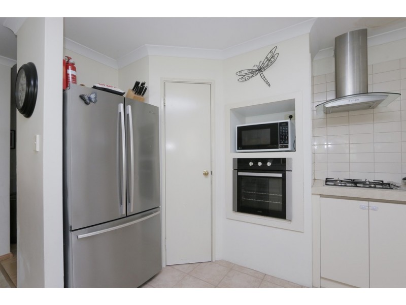 7 Oblate Retreat, Queens Park WA 6107