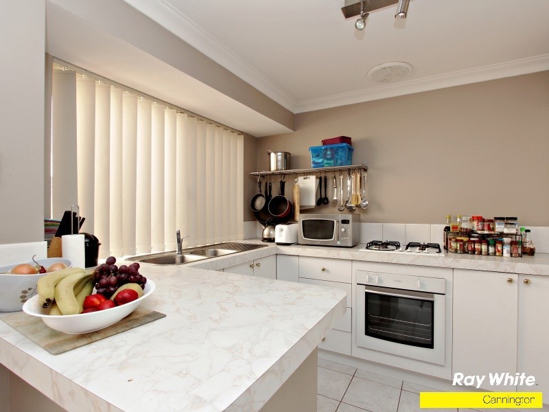 1/18 Hogarth St, Cannington WA 6107