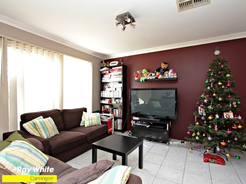 1/18 Hogarth St, Cannington WA 6107