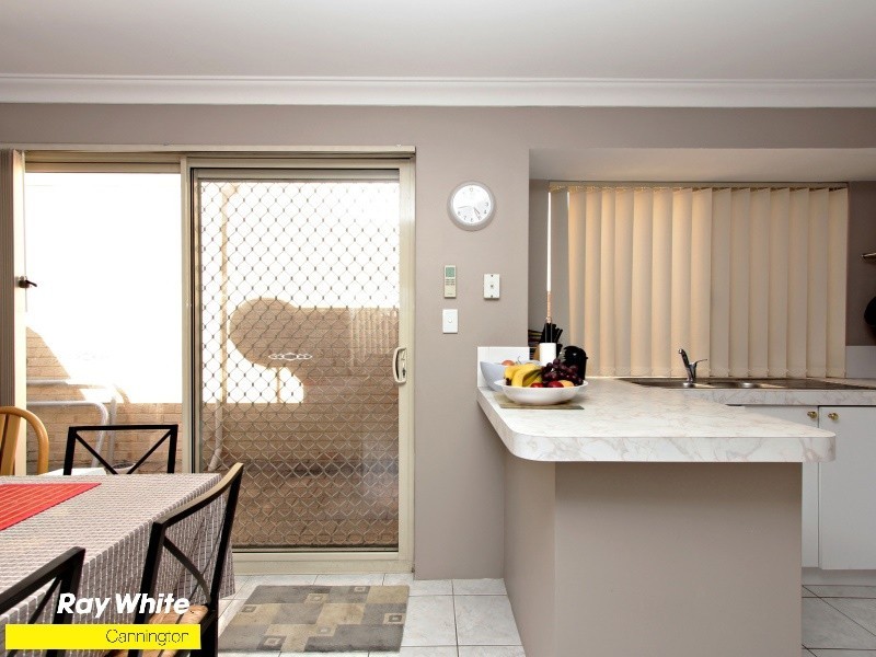 1/18 Hogarth St, Cannington WA 6107