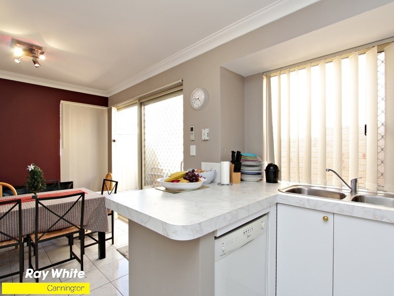 1/18 Hogarth St, Cannington WA 6107