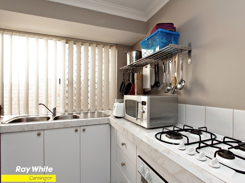 1/18 Hogarth St, Cannington WA 6107