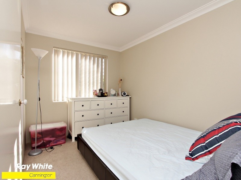 1/18 Hogarth St, Cannington WA 6107