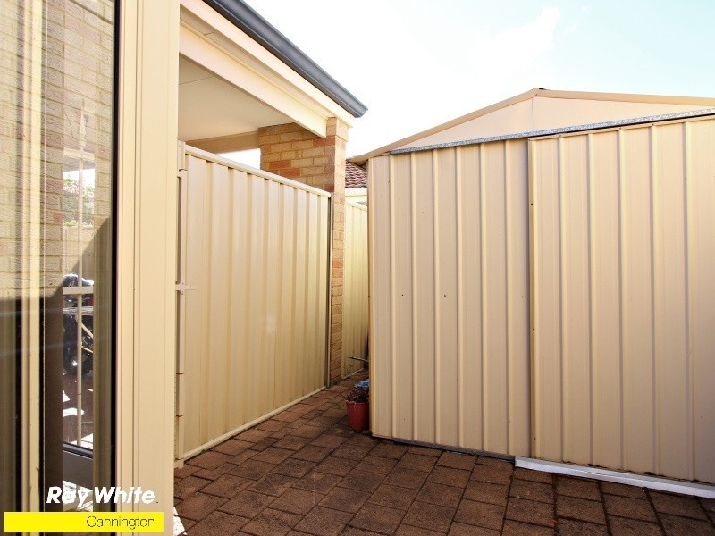 1/18 Hogarth St, Cannington WA 6107