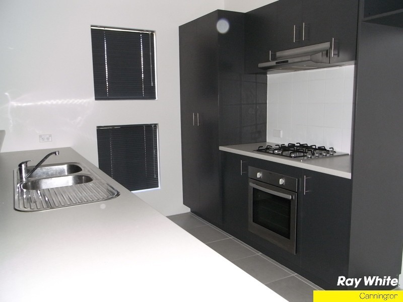 20 Trafalgar Place, Queens Park WA 6107