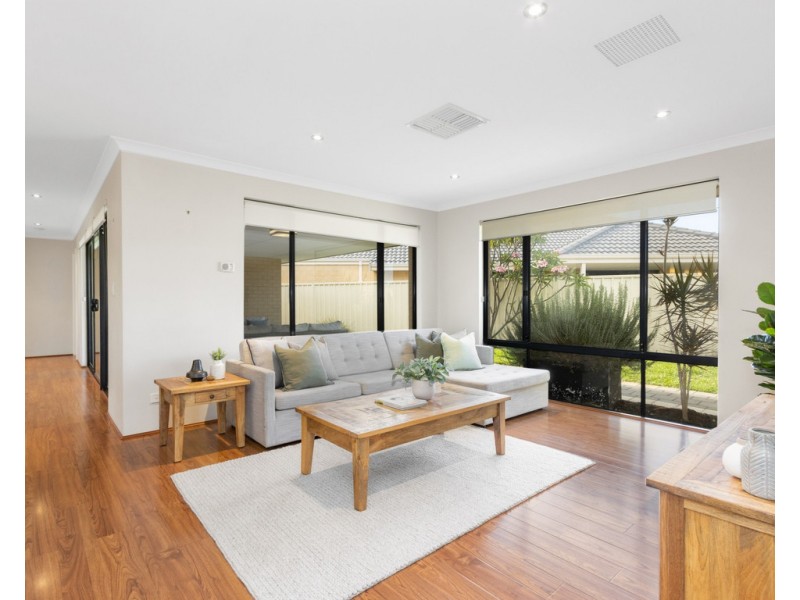 9 Glenariff Boulevard, Canning Vale WA 6155