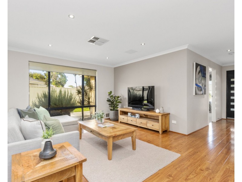 9 Glenariff Boulevard, Canning Vale WA 6155