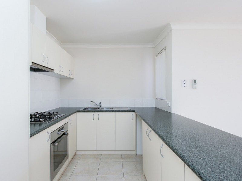 8/14 Renou Street, Queens Park WA 6107