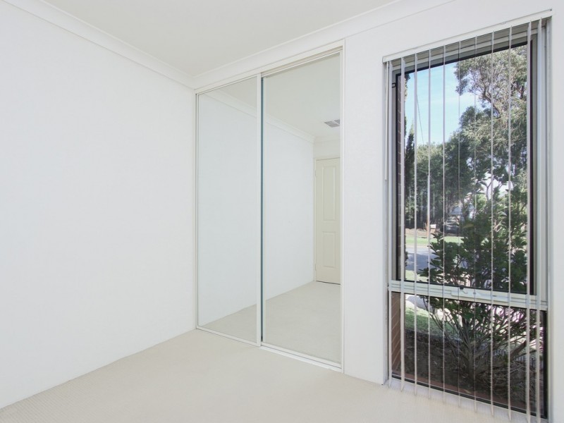 8/14 Renou Street, Queens Park WA 6107