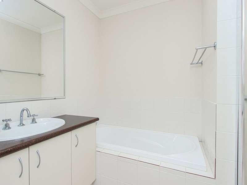 8/14 Renou Street, Queens Park WA 6107