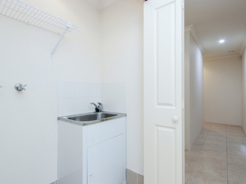 8/14 Renou Street, Queens Park WA 6107