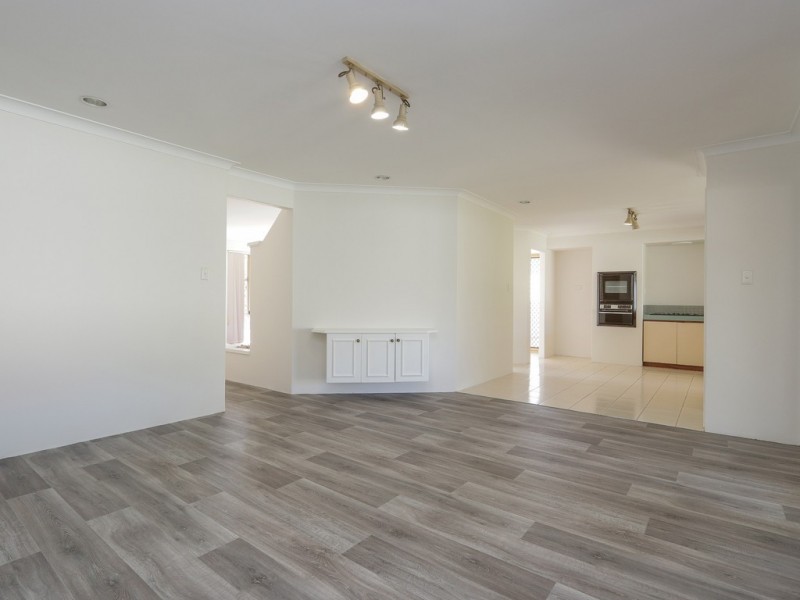 12 Timbercrest Road, Thornlie WA 6108